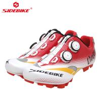 Les chaussures de recyclage d'intérieur de vélo placé sur la serrure d'individu de cadrans chausse compatible avec le SPD