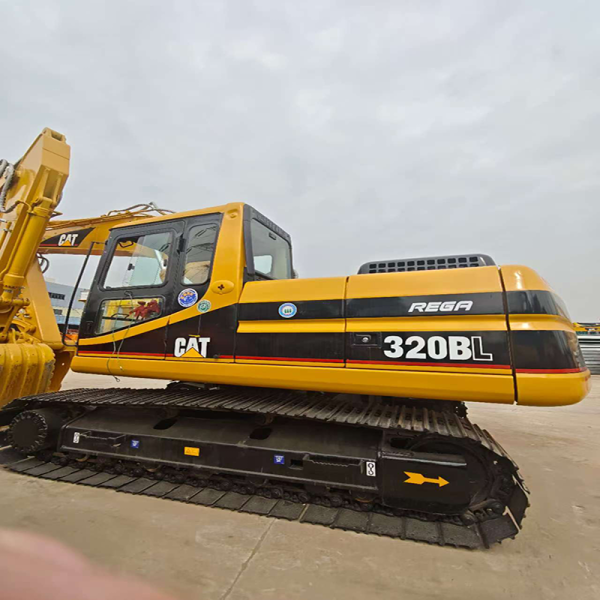 Original Japanese Used Cat 320BL Tracked Excavator Good Condition Low Working Time Wider Tracks Motor Used Excavator for Farm Sale