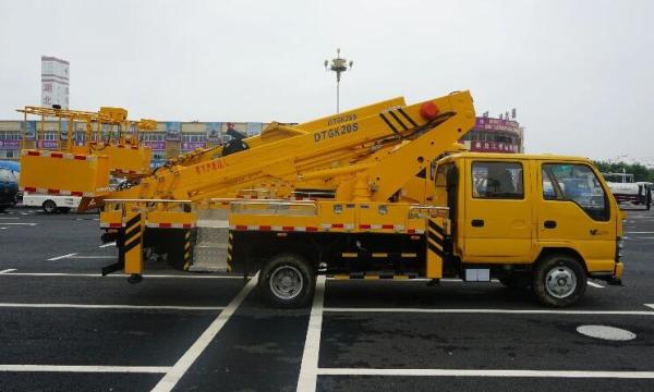 Isuzu 18-20m Aerial Platform Truck Mounted Telescopic Boom Man Lift Truck