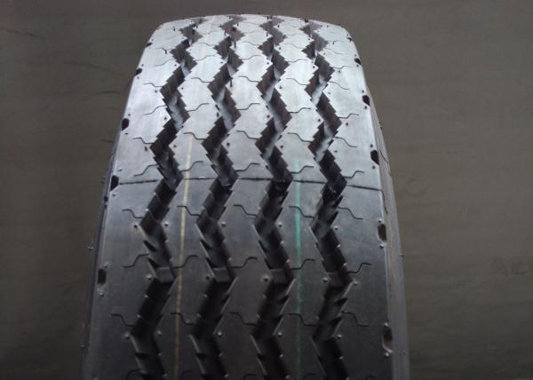 8.25R20 Long Mileage Travel Coach Tires Excellent Grip Performance Black Color