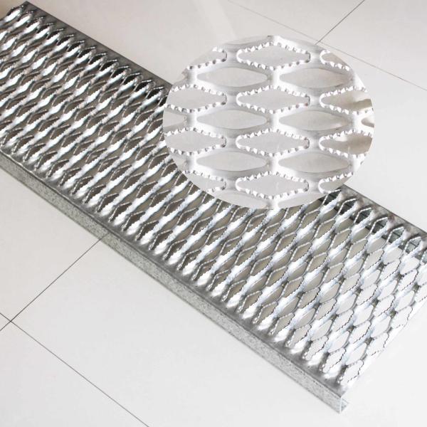 Crocodile Mouth Low Carbon Steel Anti - Skid Stair Treads Aluminum Material