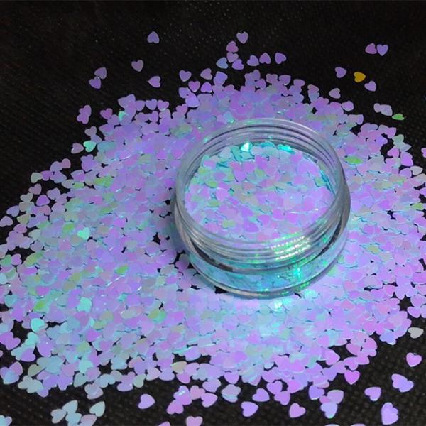 Excellent Nail Art Effect Mini Heart Shaped 3D Nail Art Decorations with Poleyster Material and Long Lasting Effect
