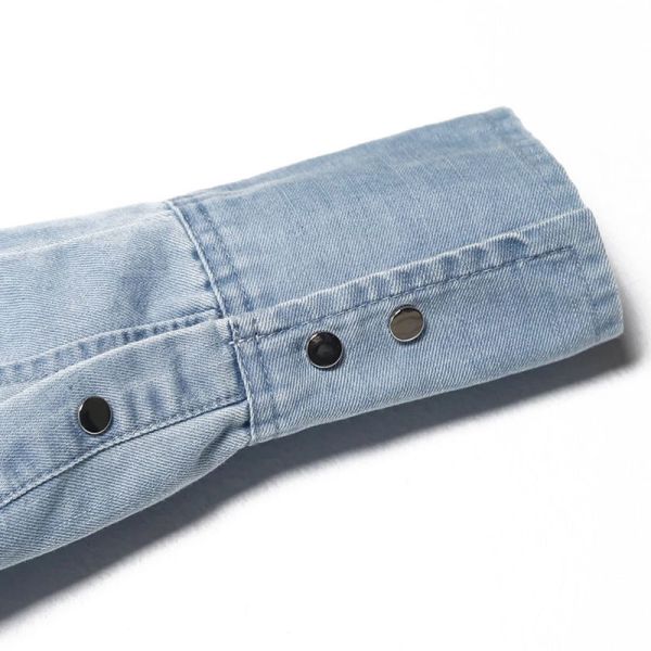 Подгонянные изготовителем урожая куртки Джин кнопки джинсы голубого верхние