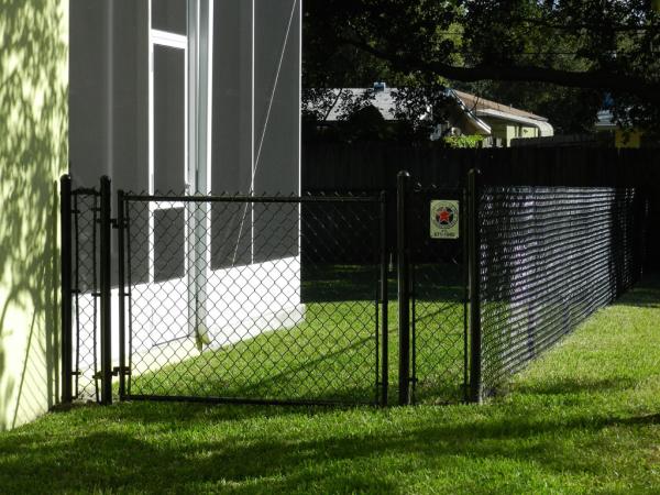 Boundary Wall wire fencing mesh For Leisure Sports Field / School Chain Link Fence