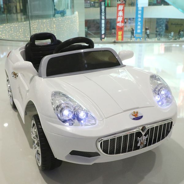 Hot Electric Plastic Kids Toys Ride On Cars con cuatro ruedas para niños pequeños de 6 años