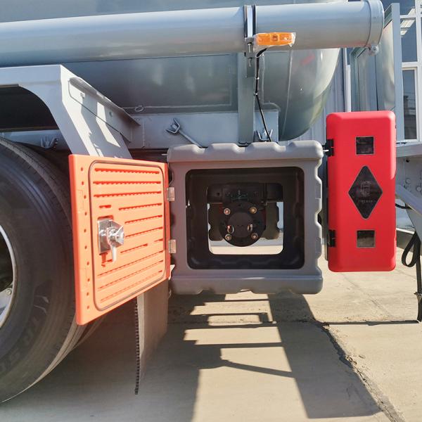 Sinotruk SITRAK 6x4 Cargo Truck For Hydrochloric Acid 13.8m3 252/2100Kw/R/Min Max Net Engine Power