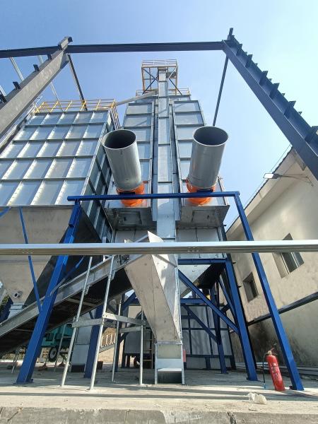 コンパクトな設計とモバイル互換性 小型穀物乾燥機 足跡