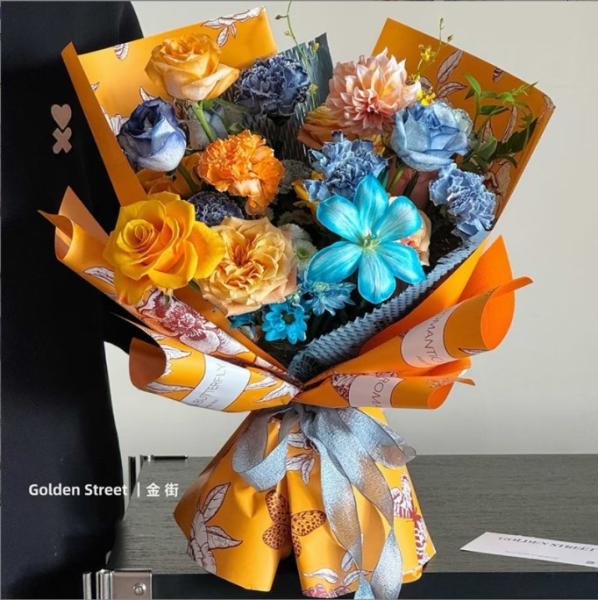 Matériau du bouquet de la fête des femmes : papillon, période de floraison, papier d'emballage avec film nacré, délai de livraison : 30 à 45 jours