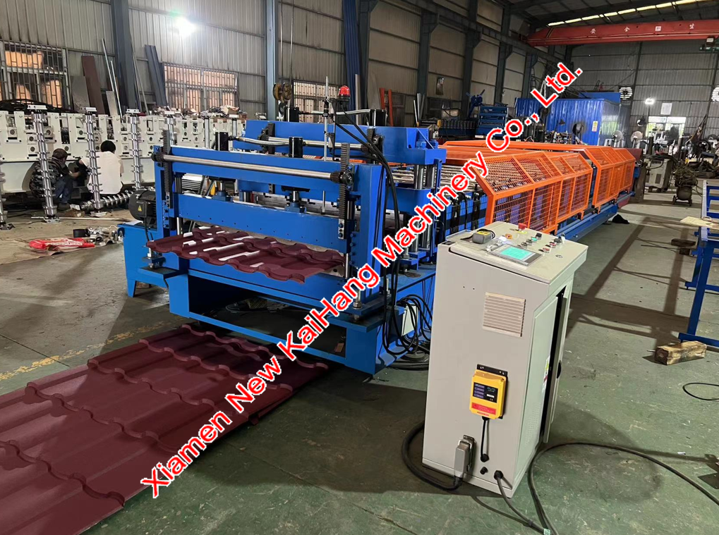 YX22-211-1105 Металлическая крышечная плитка для роликообразования