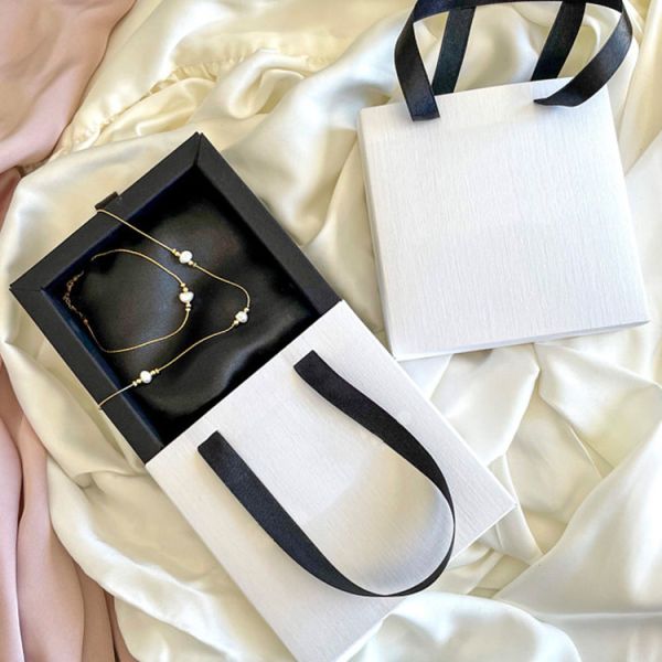 Black And White Slide Jewelry Packaging Gift Drawer Bracelets Box With Handle Ribbon