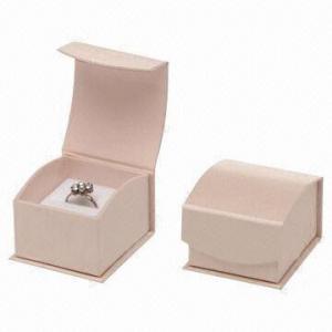 Белая элегантная шкатулка для драгоценностей кольца для упаковки подарка украшений дозора браслета ожерелья