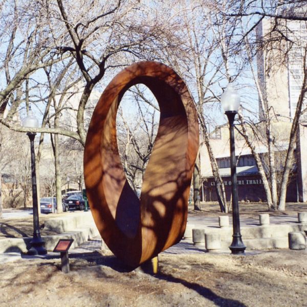 Сталь Corten конспекта современного кольца конспекта деревенская ваяет большие статуи металла