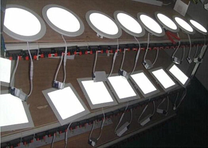 Узкая панель приведенная Downlight дома рамки интегрировала хорошую работу дизайна