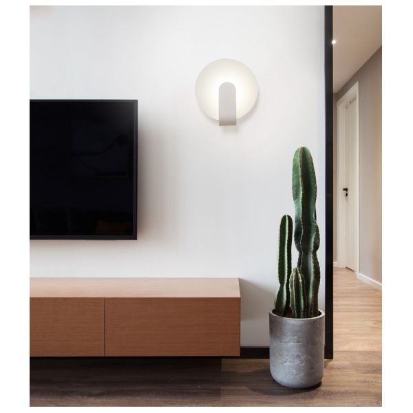 Modern simple and creative bedroom bedroom iron art wall lamp.