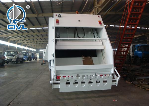 New Garbage Truck 400 L Fuel Tank Garbage Compactor Truck With 4 - Stroke Direct Injection Diesel Engine