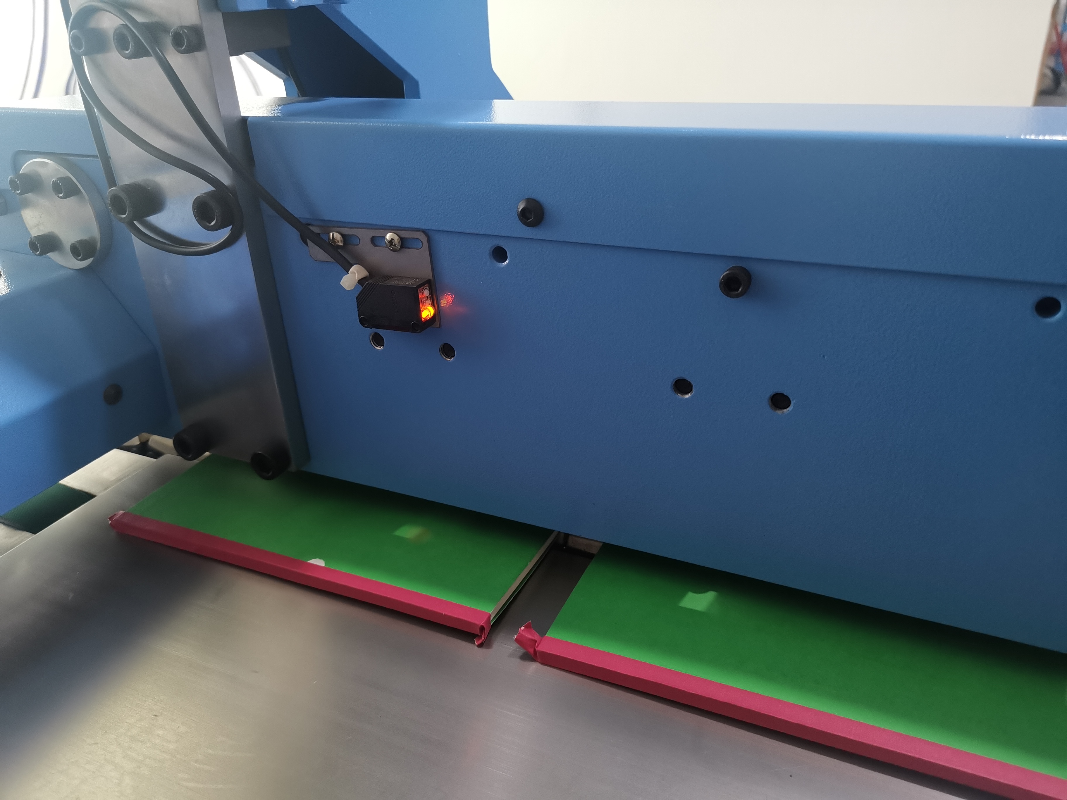 Book Back Spine Taping Machine For Banknotes And Bill Books With 16-40 Pcs/Min