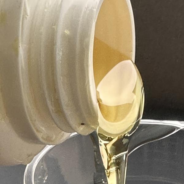 Agente de curagem à base de água com curto tempo de secagem da superfície para primers anticorrosivos