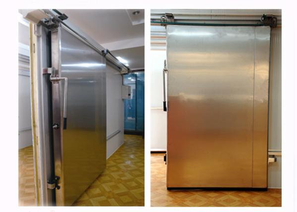 As portas do armazenamento frio do sanduíche do plutônio 100mm, porta isolada almofadam a sala fria material do núcleo do poliuretano para a venda