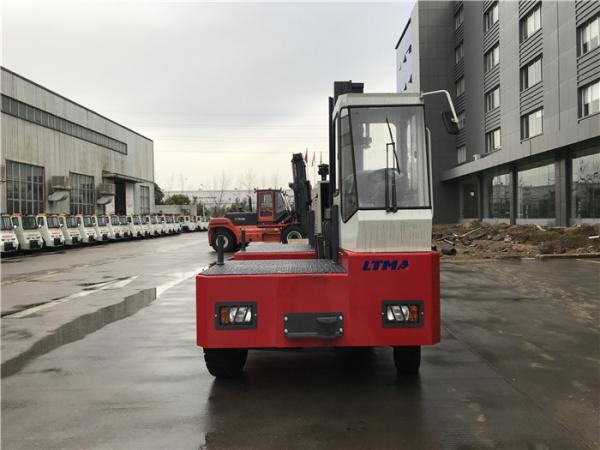 5000kg  Capacity Side Loading Forklift Truck , Narrow Aisle Lift Trucks For Steel Plant