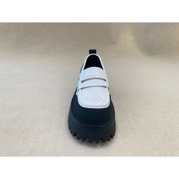 Black White Thick Sole Loafers Womens British Style Thick Soled Leather Loafers