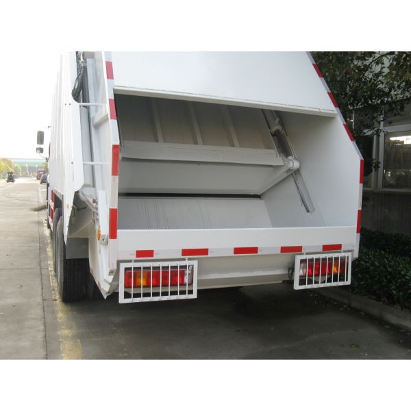 SINOTRUK HOWO Heavy Duty 6x4 Compactor Refuse Collection Delivery Truck
