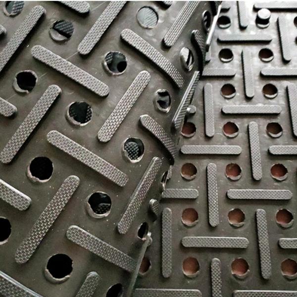 Wet Area Anti slip Drainage Hole Rubber Flooring Mat for Industrial Kitchen Workshop