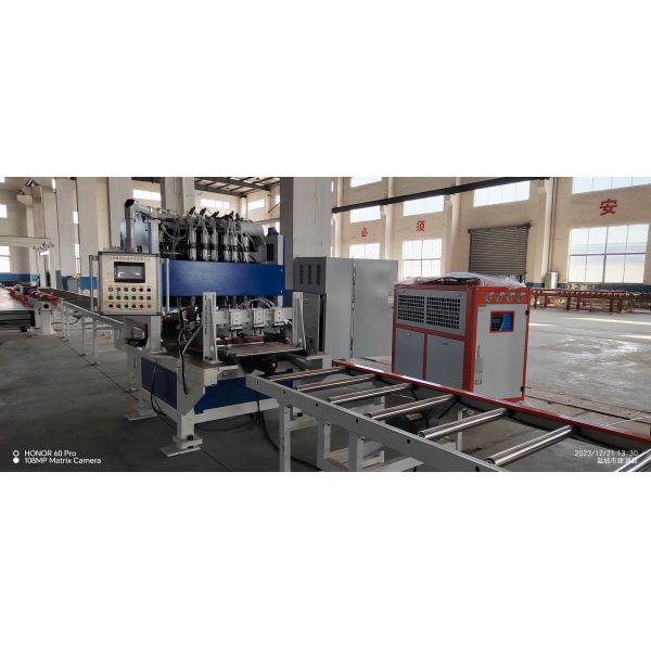 Мощный сварочный аппарат для частоты 50 Гц / 12 м / мин Скорость сварки