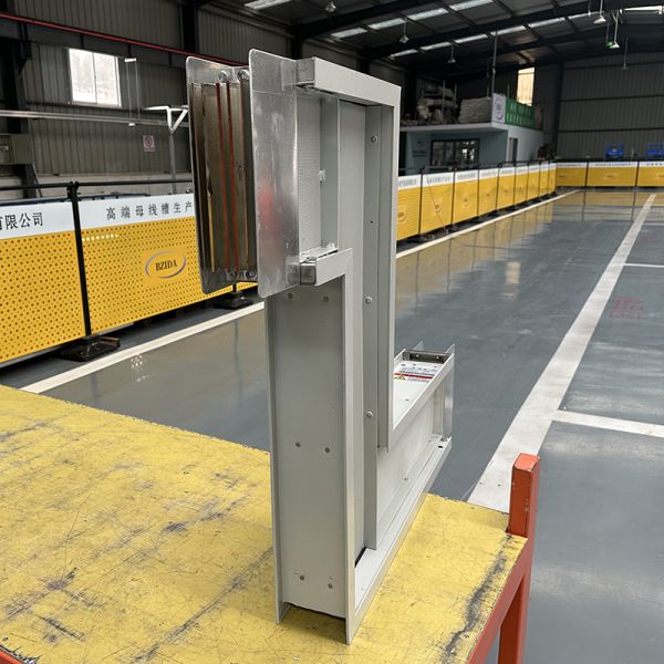 Canalización eléctrica y cable de protección IP54/IP66 para una distribución eficiente de energía