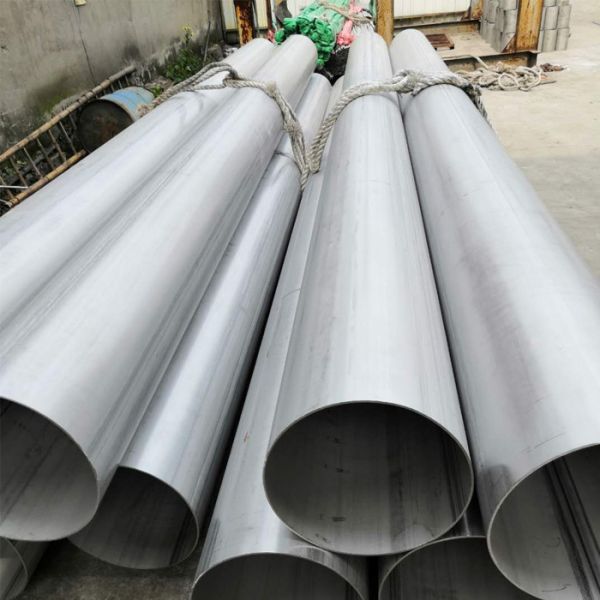 DIN JIS Seamless Steel Pipe Cold Drawn Seamless Tubing Customization