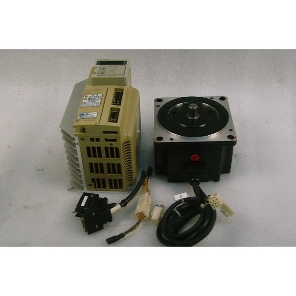 Electric Industrial 750W YASKAWA SERVOPACK Input 200-230V DRIVER MOTOR SGD-08APY61