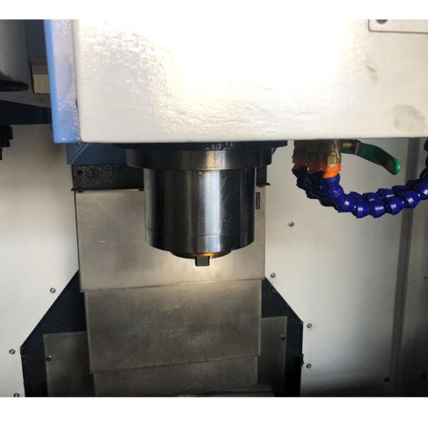 Máquina de 3 linhas centrais VMC apropriada para fazer à máquina a multitarefas como a trituração, furando, furo, batendo, reamin