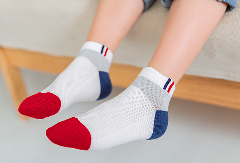 Eco Friendly Seamless Kids Cotton Socks , Customized Logo Kids Designer Socks
