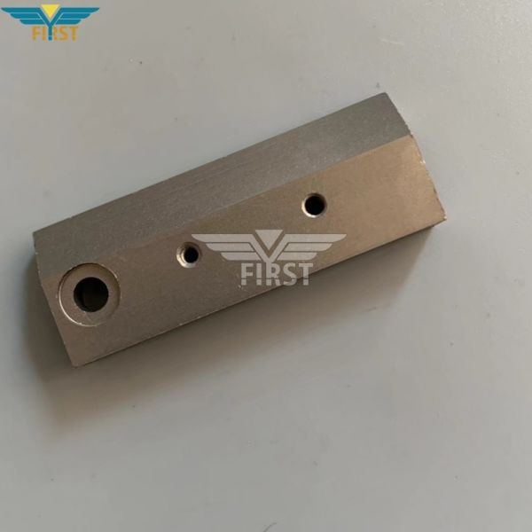 El tapón de libro para la máquina de coser Martini 3214 es universal con el tapón exterior de la máquina de coser.