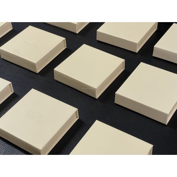 Customized Paper Magnet Jewelry Box and Pouches Perfect Packaging Solution