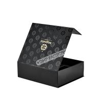Couche UV sportive boîtes de fermeture magnétiques personnalisées avec insertion en carton