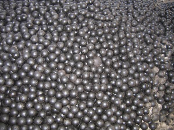 Grinding Ball Media Cast Steel Balls With Cylpebs HRC47-55 , Cr5 , Cr8