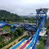 Outdoor Water Adventure Water Park Equipment Leisure Swimming Pool Resort and Hotel Swimming Pool Waterslide Fiberglass House