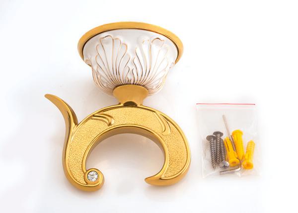 Conjunto de banheiros OEM e ODM Ganchos de vestidos decorativos Placa de ouro acabamento pintado