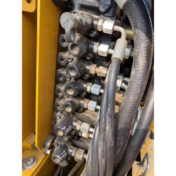 La excavadora de gama media de XCMG a un precio competitivo, un gran funcionamiento.