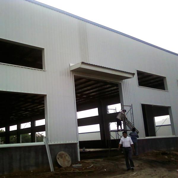 Q355b Q235b Construction de structures en acier Construction préfabriquée à carreaux en acier léger