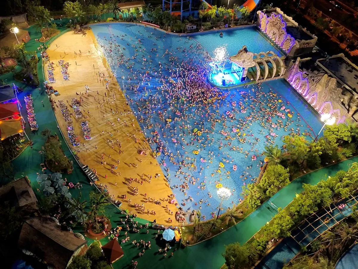 Central Control Vacuum Tsunami Wave Pool For Aqua Resort