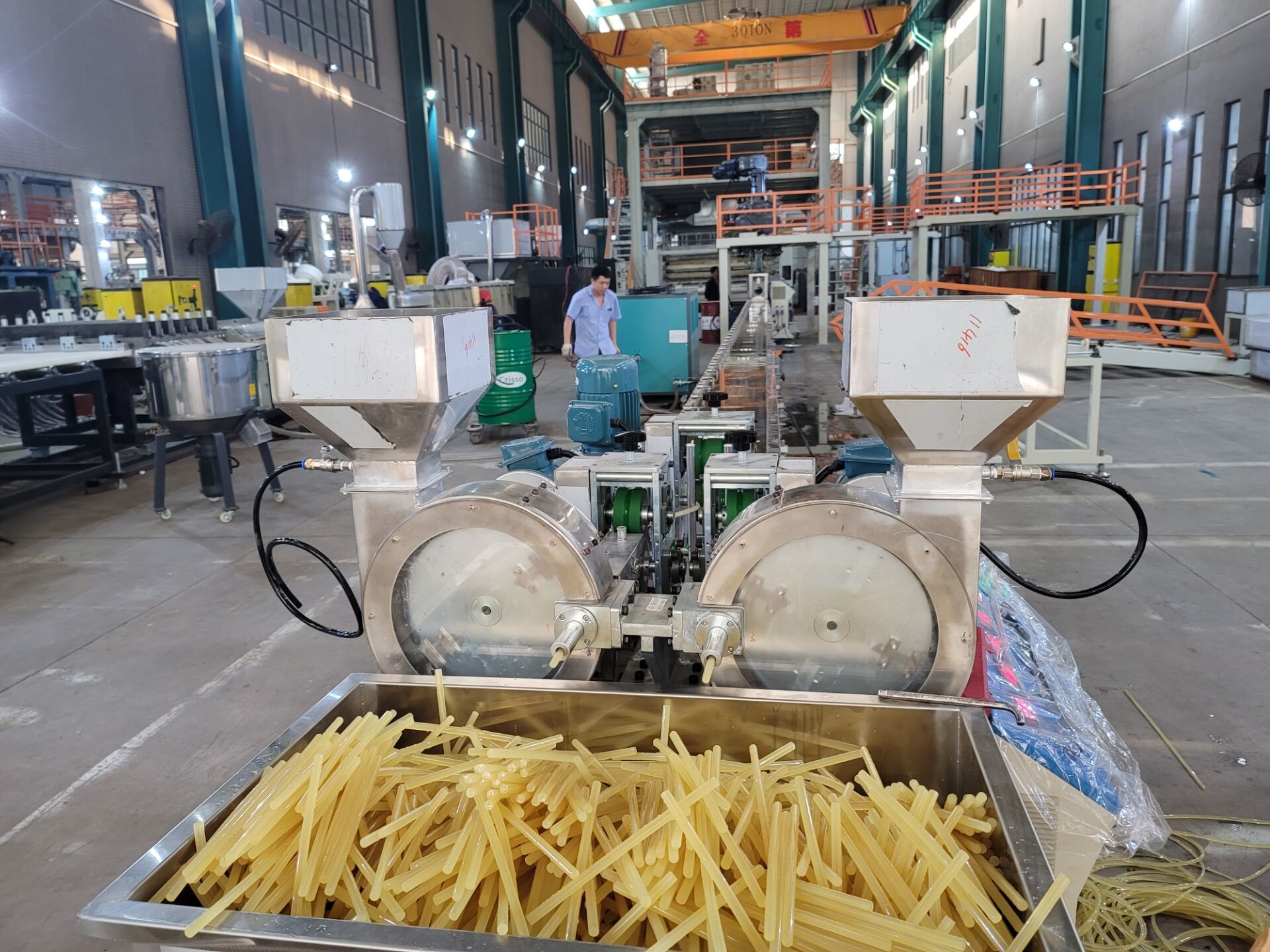 50-300kg/h горячие плавят ручку клея делая потребление 60-160KW низкой мощности машины