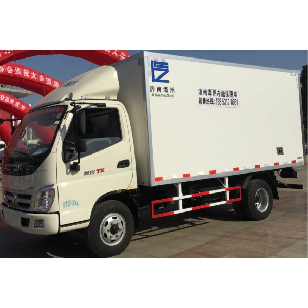 FOTON small refrigerated box trucks 4X2 fiberglass panel for fresh food transport