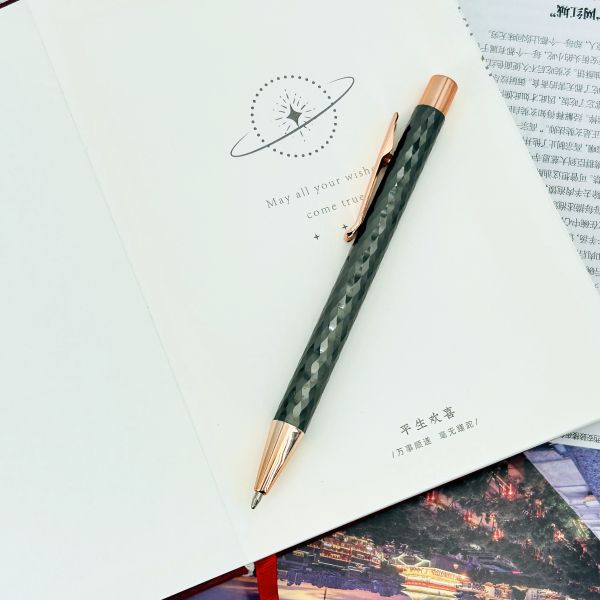 Nouvel arrivée Rhombus Diamant coupe de surface couleur stylo à bille de métal pour l' école