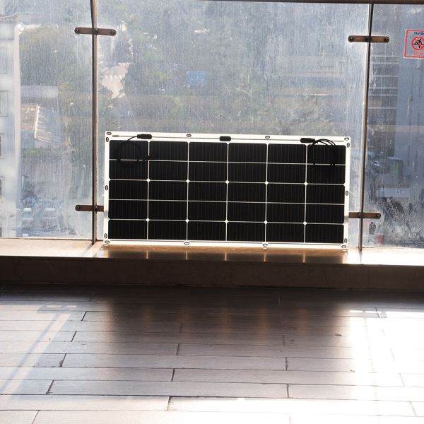 Panel solar de película delgada mono flexible de 100Watt 156.75mmx156.75mm