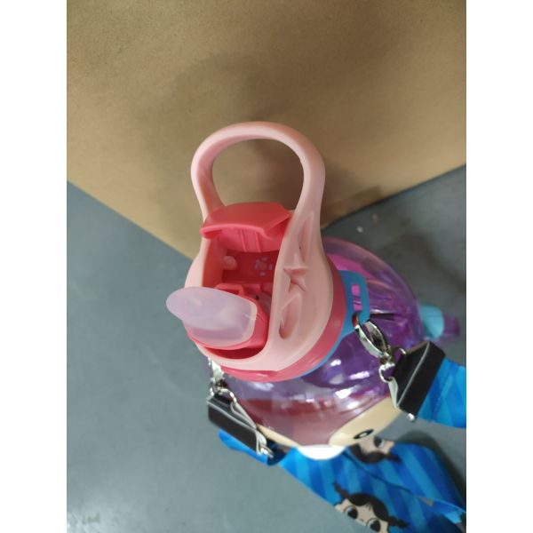 O CE 1500ml caçoa copos plásticos da água com tubo e correia