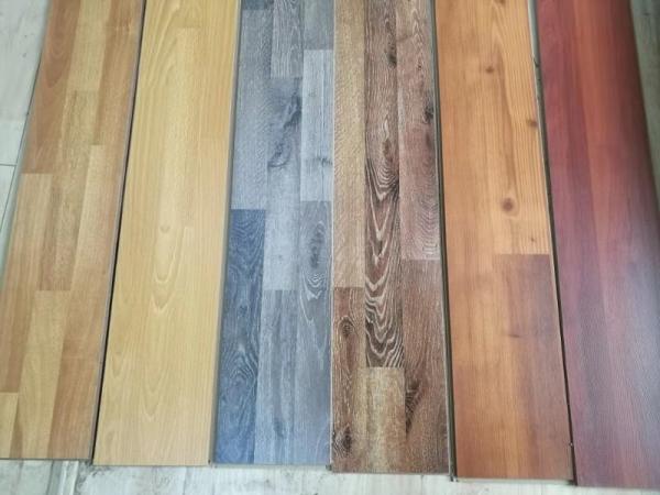 Right Angle Edge 8mm Click Lock EIR High Glossy Laminate Flooring for Living Room Area