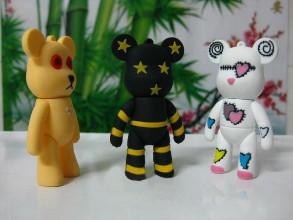 Movimentações bonitos do flash de USB do urso bonito da violência