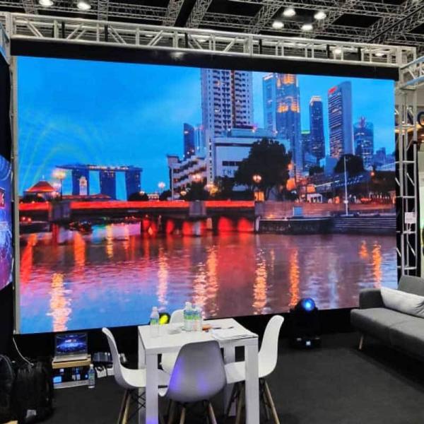 REISSDISPLAY Full Color LED P2.6 3.9mm HD Indoor Rental LED Display Screen