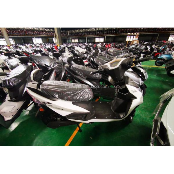 Open Body Type Electric Tricycle 3 Wheel Motorcycle for Adult Transportation
